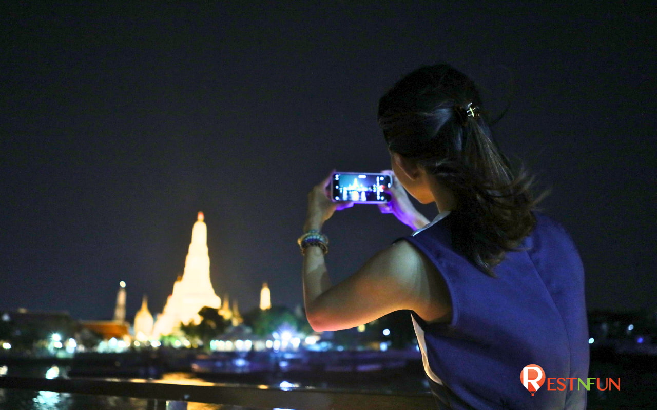 ล่องเรือสำราญ ชมวิวความสวยงามของแม่น้ำเจ้าพระยายามค่ำคืน พร้อมรับประทานอาหารสุดอร่อยไปเรือดินเนอร์ White Orchid River Cruise